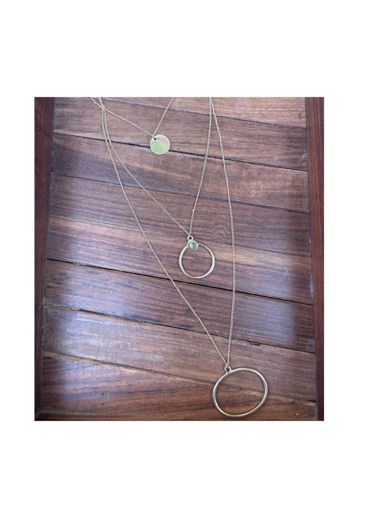 Size varying circle 3 layered chain