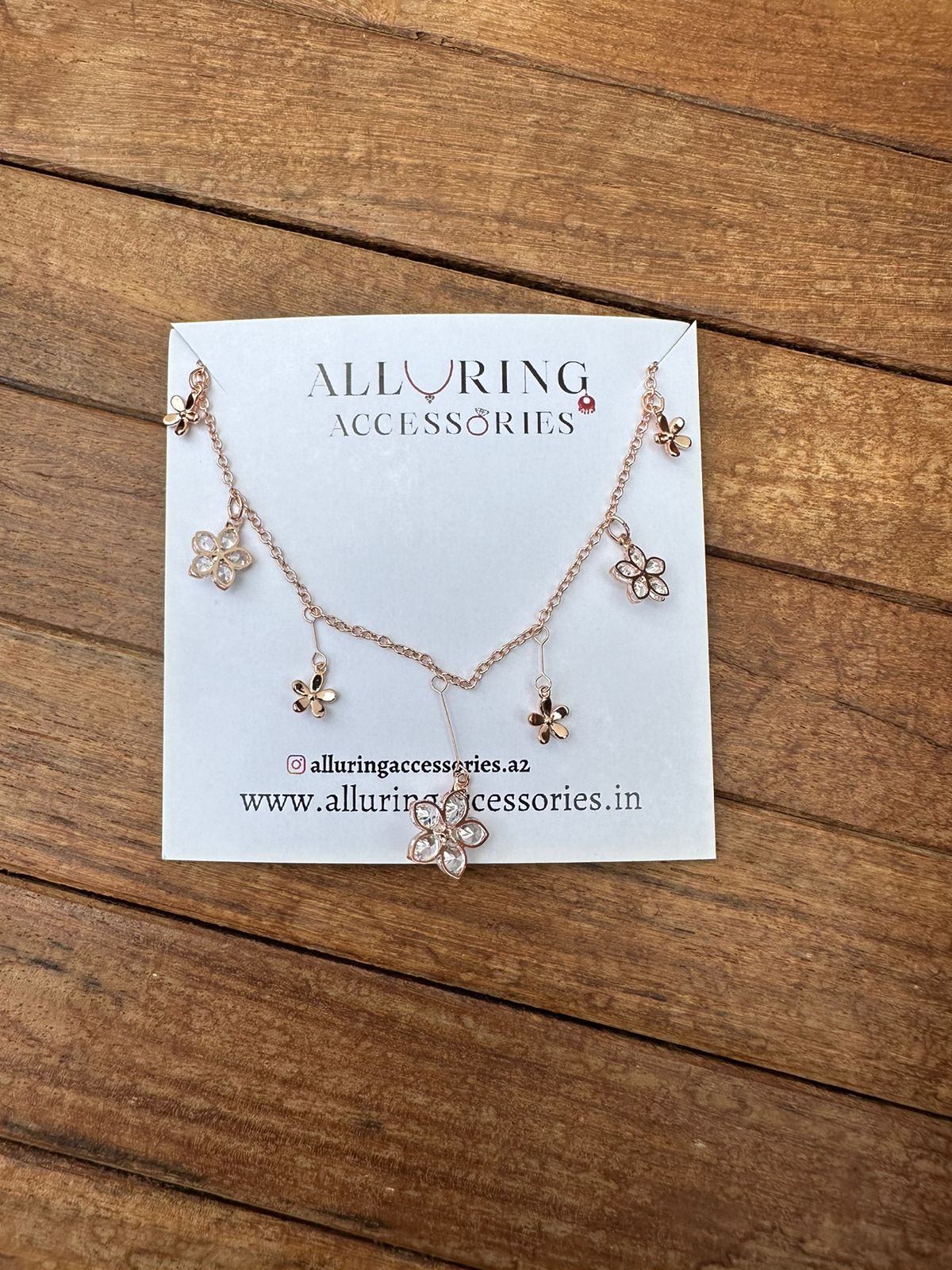 Size varying flower rosegold adjustable neckline - Alluring Accessories