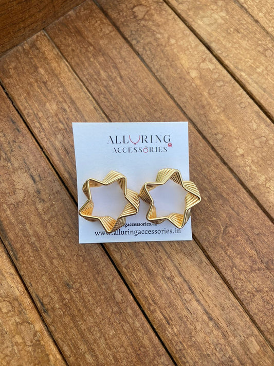 Star zig zag studs - Alluring Accessories