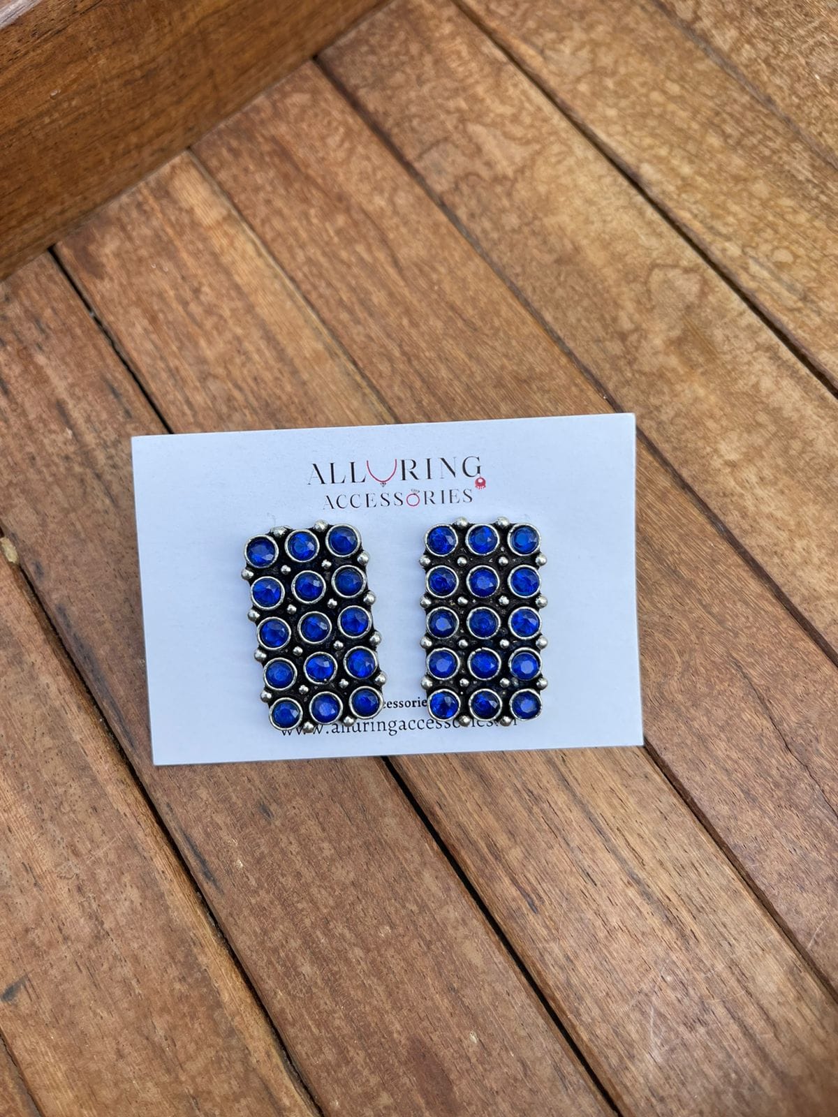 Statement three line studs - Alluring Accessories