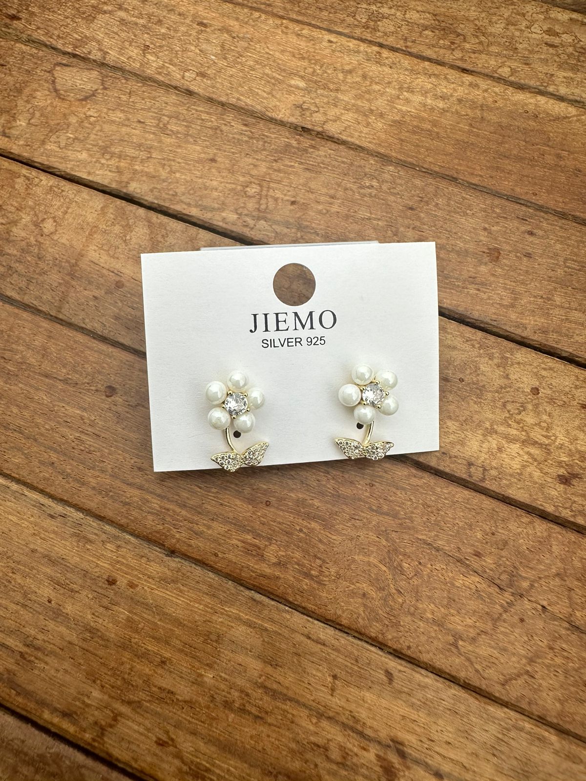 Sterling silver daisy flower studs - Alluring Accessories
