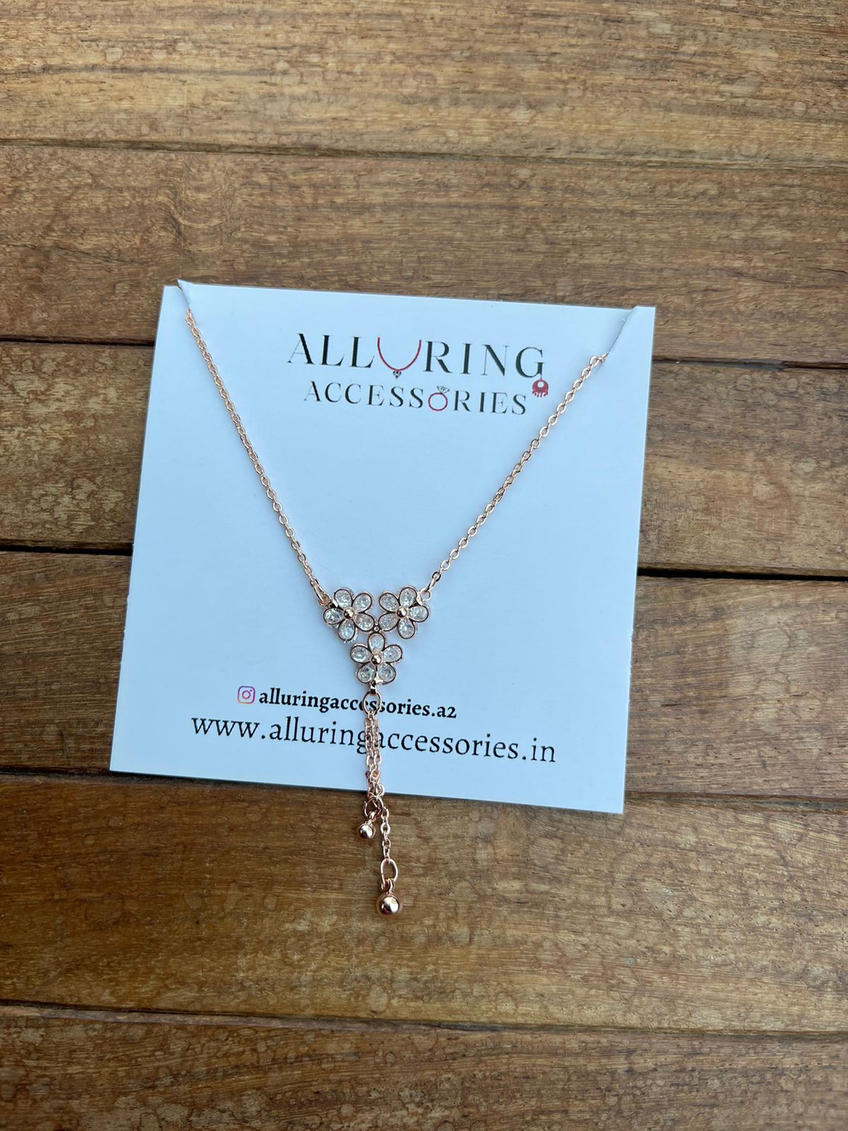 Three flower hanging stylish rosegold neckline - Alluring Accessories